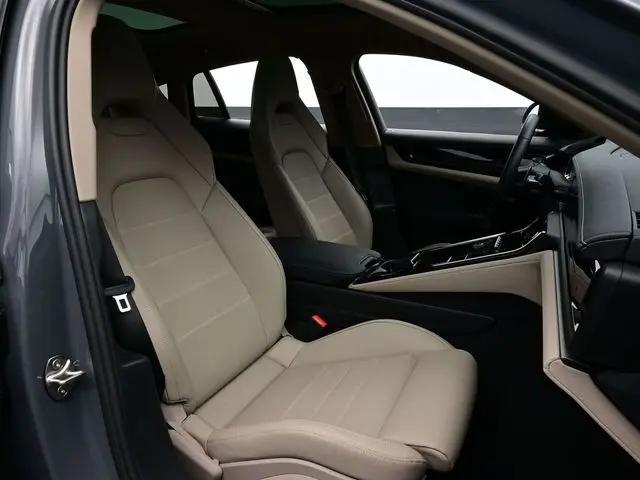 2025 Porsche Panamera 4