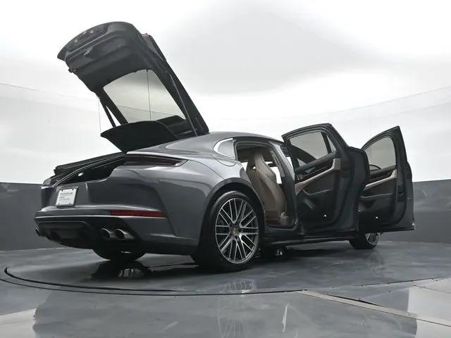 2025 Porsche Panamera 4
