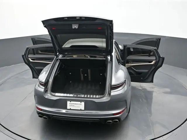 2025 Porsche Panamera 4