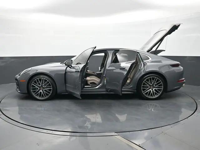 2025 Porsche Panamera 4