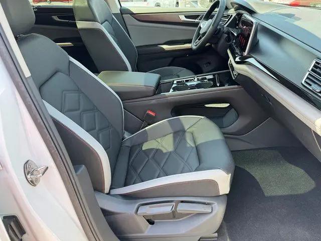 2026 Volkswagen Atlas Peak Edition