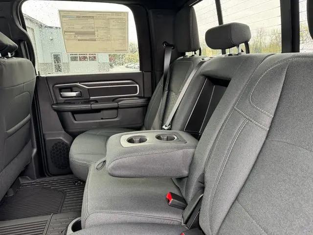 2026 Ram 3500 Big Horn Crew Cab 4x4 8' Box