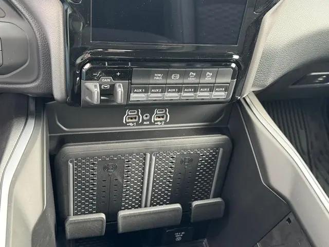2026 Ram 3500 Big Horn Crew Cab 4x4 8' Box
