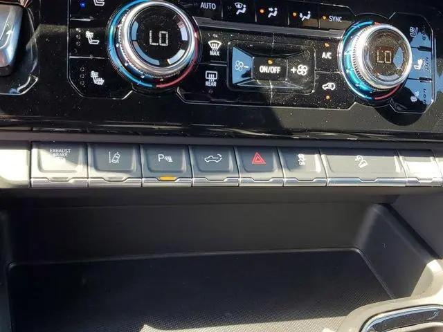 2026 GMC Sierra 2500HD Crew Cab, Standard Bed, AT4, 4WD