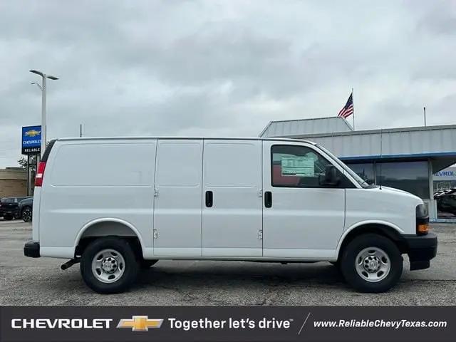 2026 Chevrolet Express Cargo Van 2500 Extended Wheelbase, WT, RWD