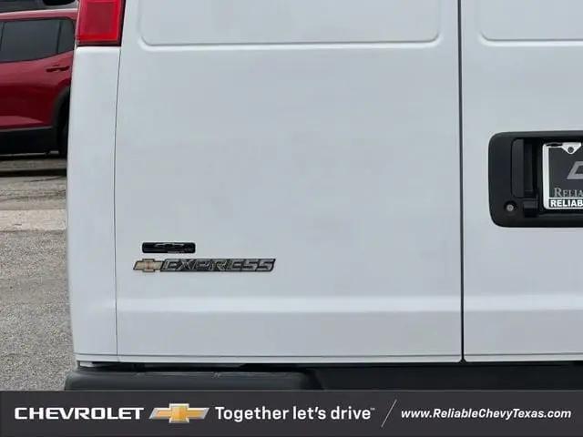 2026 Chevrolet Express Cargo Van 2500 Extended Wheelbase, WT, RWD