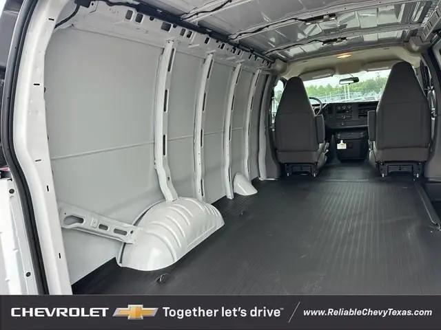 2026 Chevrolet Express Cargo Van 2500 Extended Wheelbase, WT, RWD