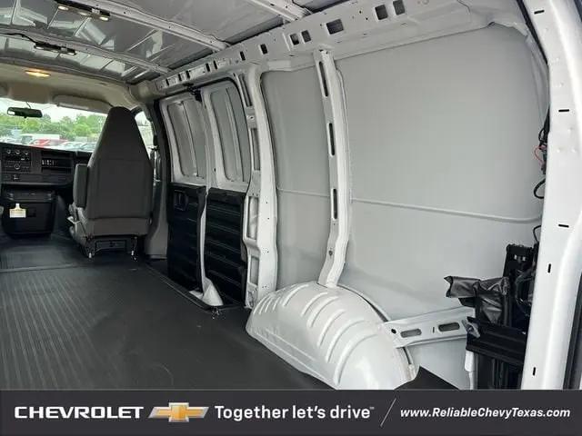 2026 Chevrolet Express Cargo Van 2500 Extended Wheelbase, WT, RWD