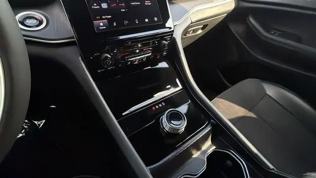 2024 Jeep Grand Cherokee L Altitude X 4x4