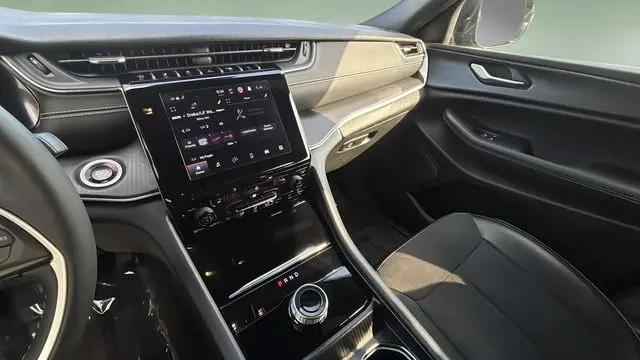 2024 Jeep Grand Cherokee L Altitude X 4x4