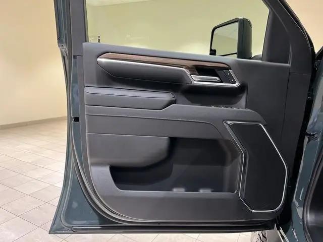 2026 Chevrolet Silverado 2500HD Crew Cab, Standard Bed, LT, 4WD