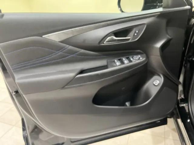 2026 Buick NV Sport Touring FWD
