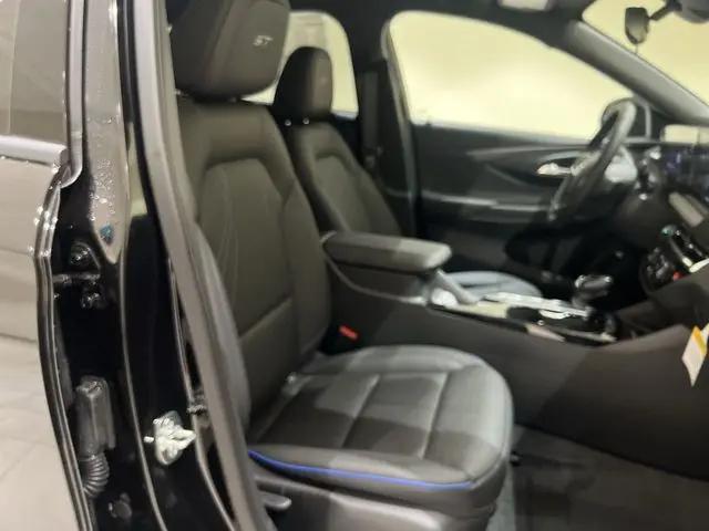 2026 Buick NV Sport Touring FWD