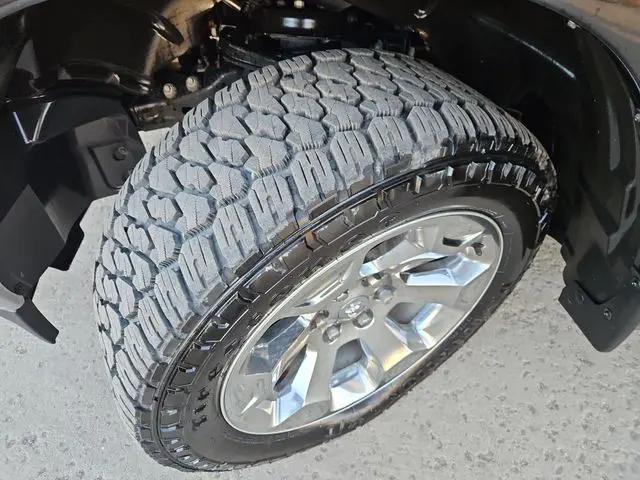 2024 Ram 1500 Lone Star Crew Cab 4x4 5'7" Box