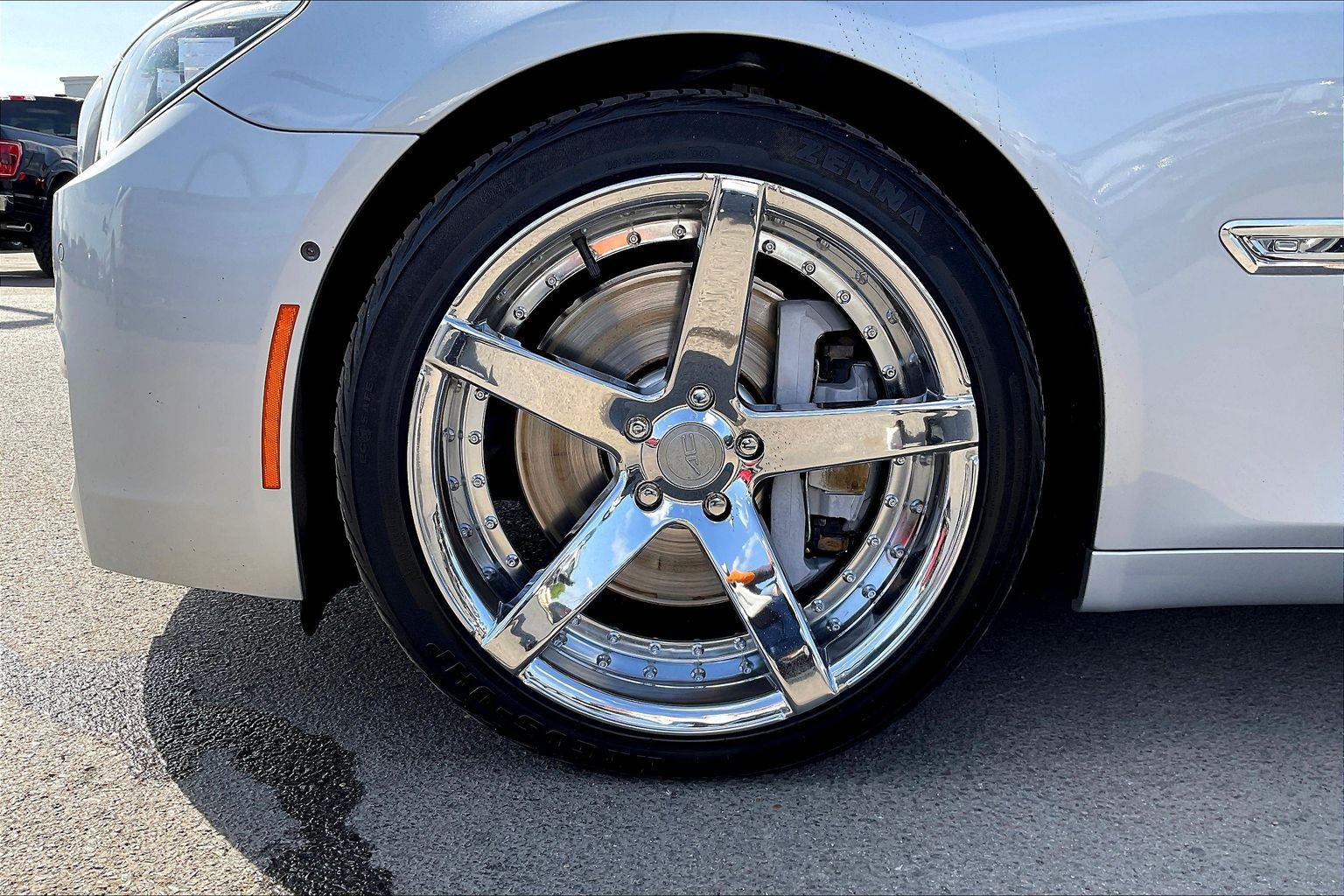 View vehicle photo 2