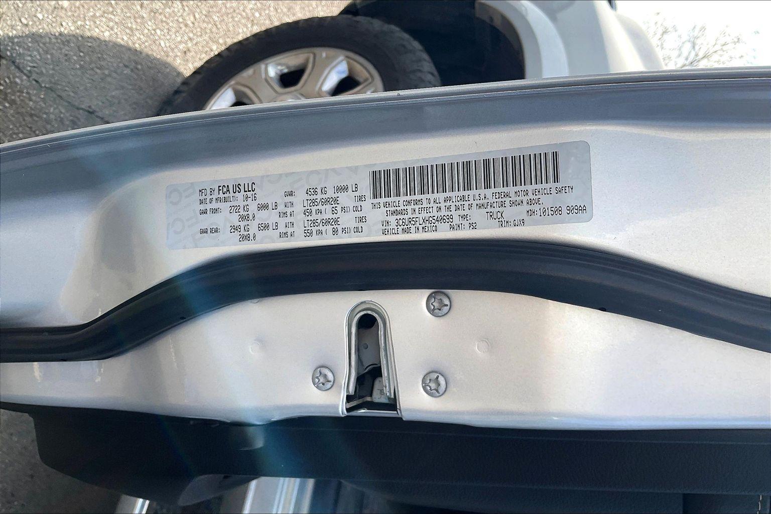 View vehicle photo 3