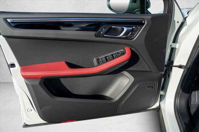 2026 Porsche Macan T