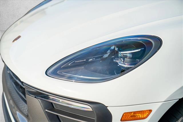 2026 Porsche Macan T