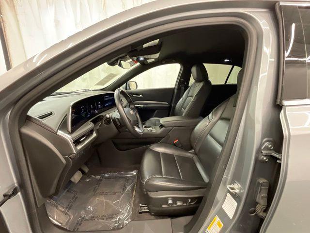 2024 Cadillac XT4 AWD Premium Luxury