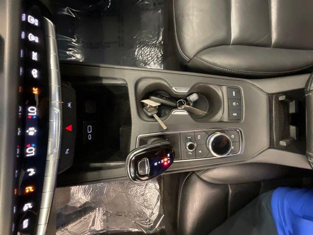 2024 Cadillac XT4 AWD Premium Luxury