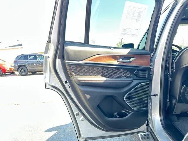 2023 Jeep Grand Cherokee Summit 4x4