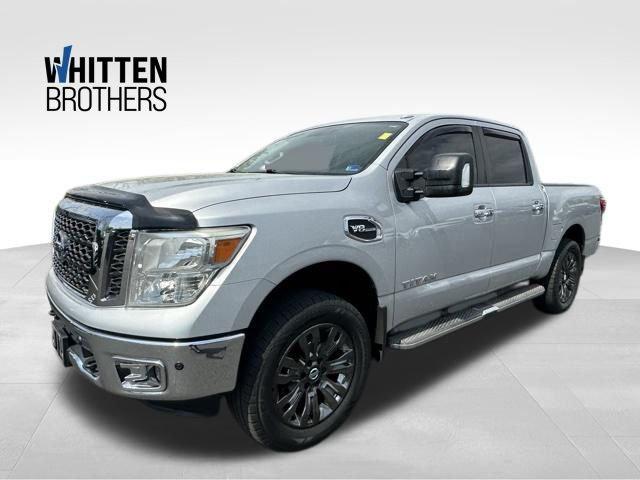 2017 Nissan TITAN SV