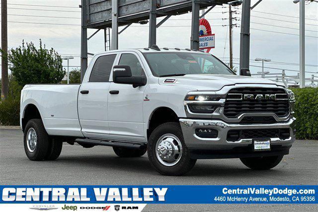 2026 RAM Ram 3500 RAM 3500 TRADESMAN CREW CAB 4X4 8 BOX