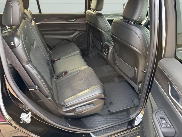 2026 Jeep Grand Cherokee L Altitude 4x4