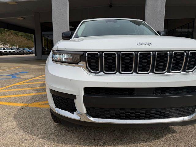 2023 Jeep Grand Cherokee L Laredo 4x4