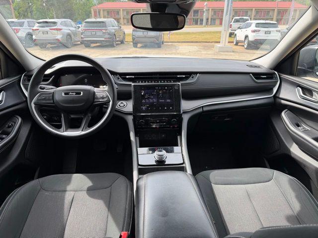 2023 Jeep Grand Cherokee L Laredo 4x4