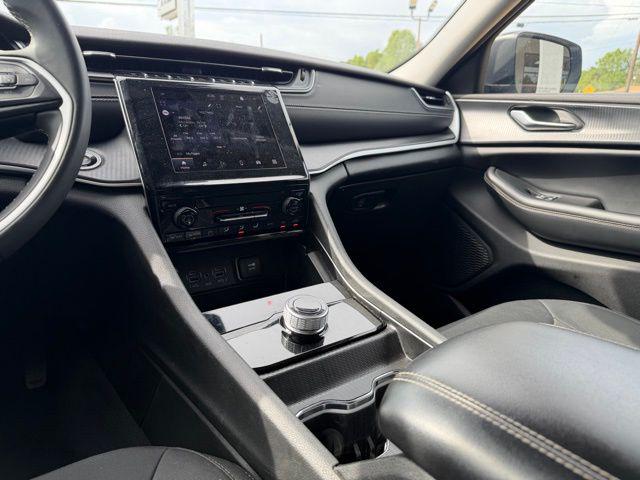 2023 Jeep Grand Cherokee L Laredo 4x4