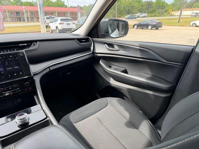 2023 Jeep Grand Cherokee L Laredo 4x4