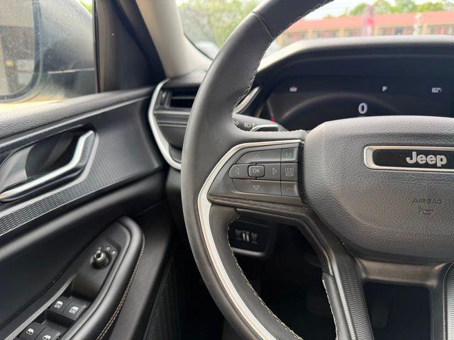 2023 Jeep Grand Cherokee L Laredo 4x4