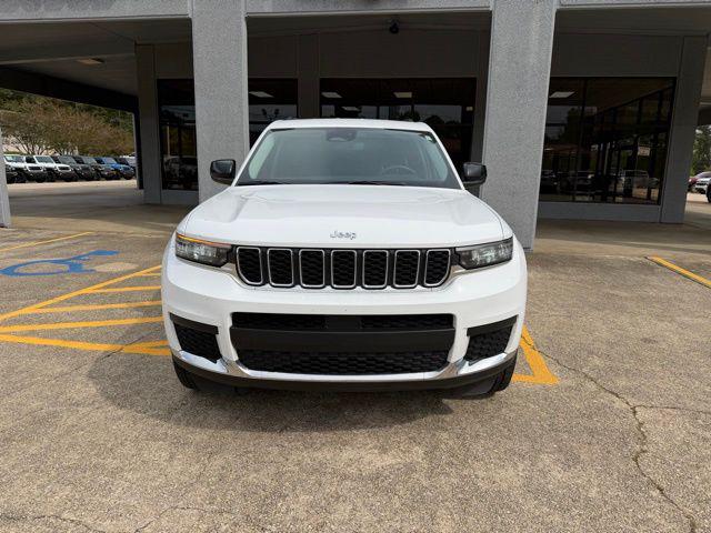 2023 Jeep Grand Cherokee L Laredo 4x4