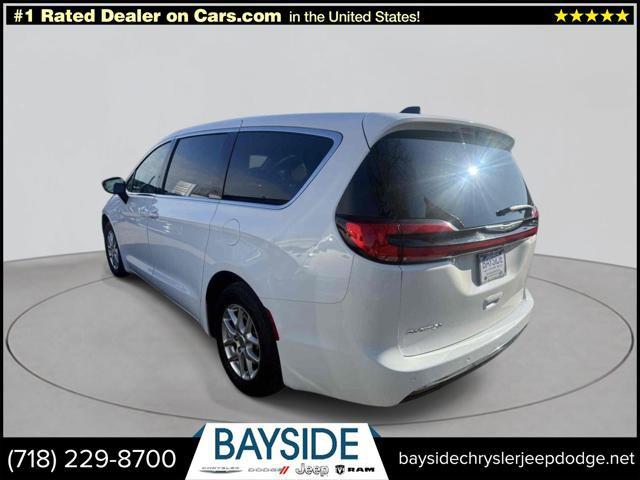View vehicle photo 3
