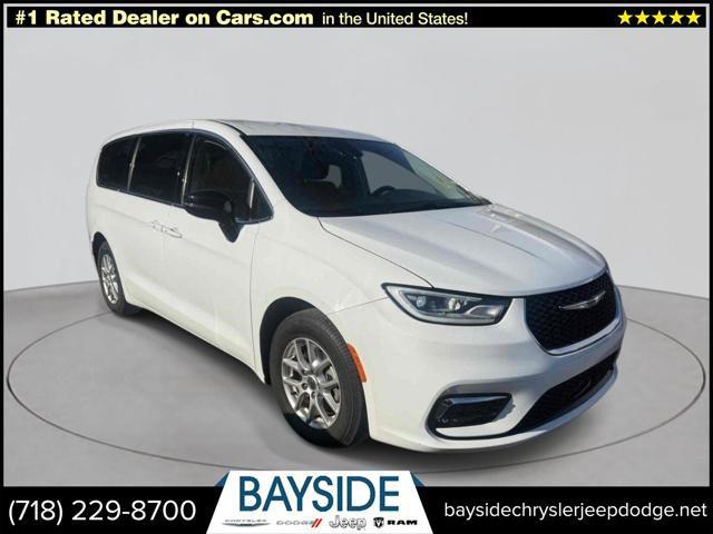 View vehicle photo 7