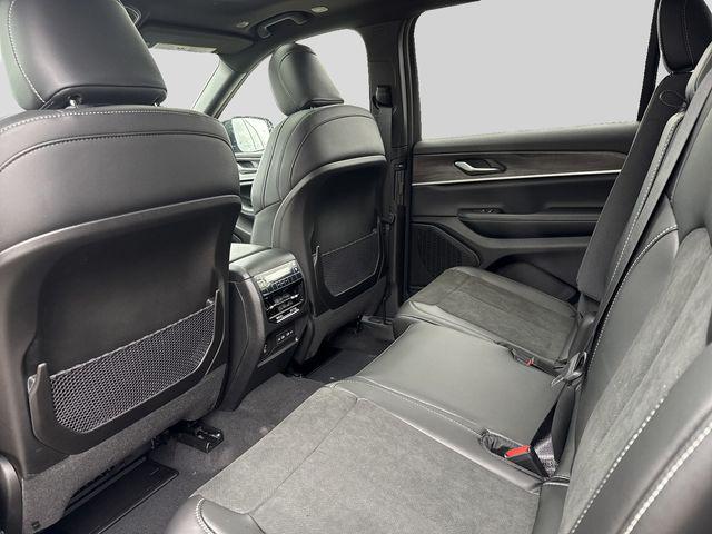 2026 Jeep Grand Cherokee L Altitude 4x4