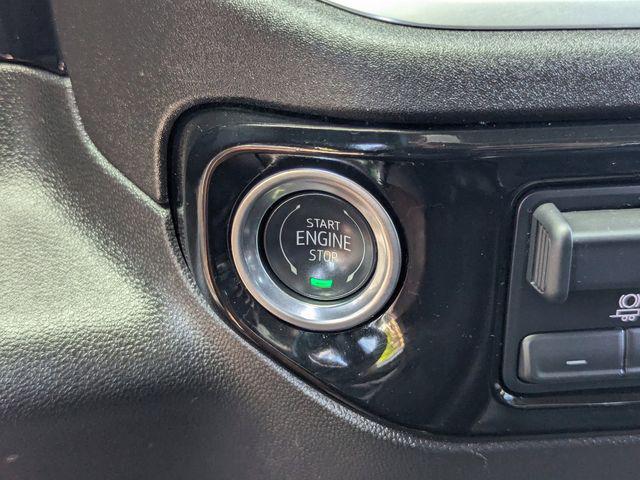 2025 GMC Sierra 1500 4WD Crew Cab Short Box SLT