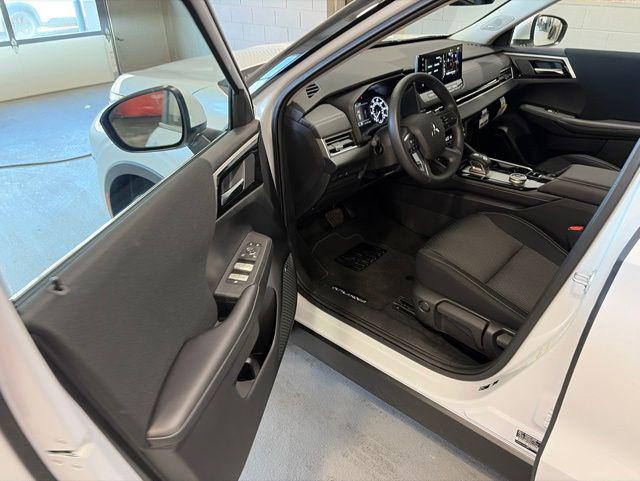 2026 Mitsubishi Outlander ES 1.5T S-AWC