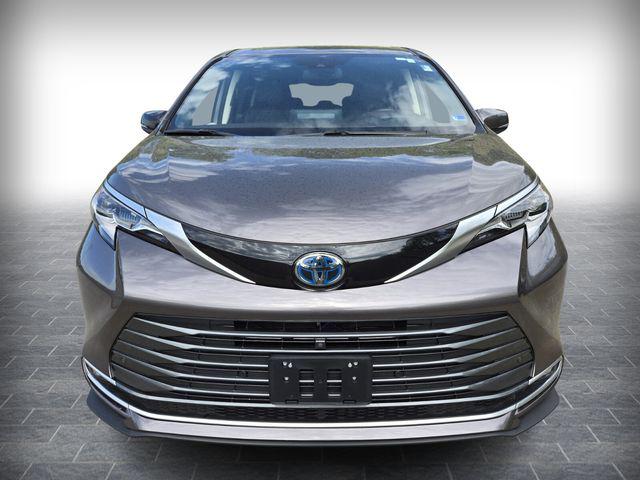 2023 Toyota Sienna Platinum