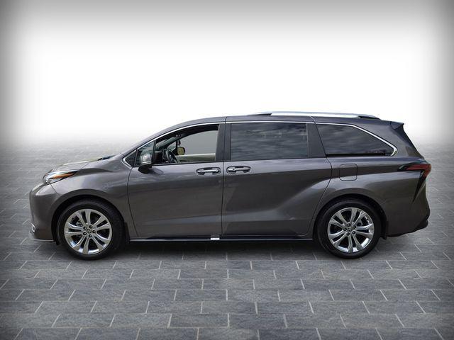 2023 Toyota Sienna Platinum