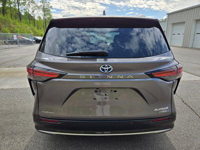 2023 Toyota Sienna Platinum