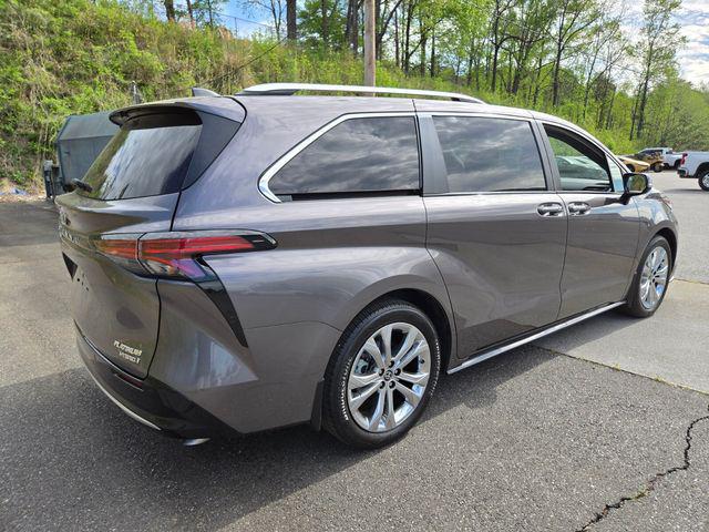 2023 Toyota Sienna Platinum