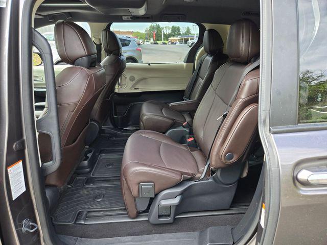 2023 Toyota Sienna Platinum