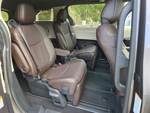 2023 Toyota Sienna Platinum