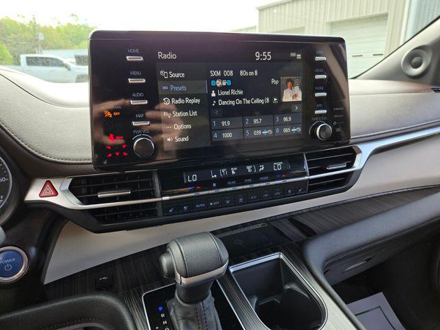 2023 Toyota Sienna Platinum