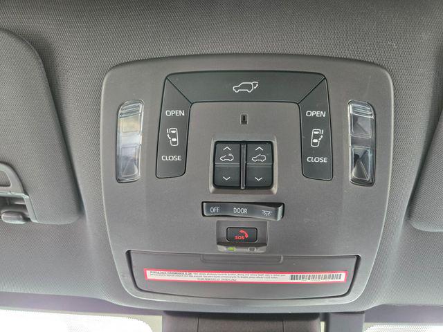2023 Toyota Sienna Platinum