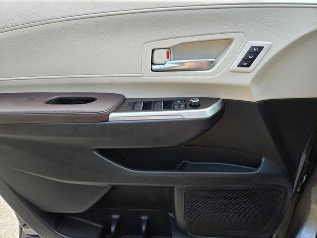 2023 Toyota Sienna Platinum