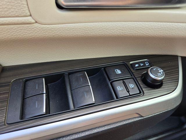 2023 Toyota Sienna Platinum