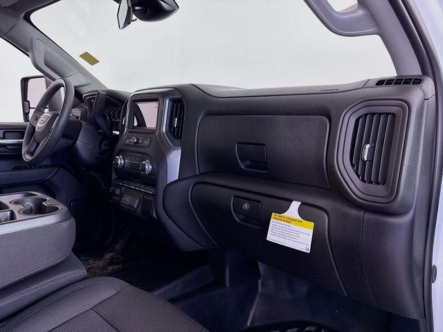2026 GMC Sierra 2500HD Crew Cab, Standard Bed, Pro, 4WD